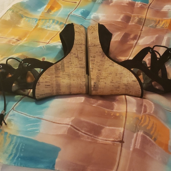 Guess platform - Picture 7 of 13